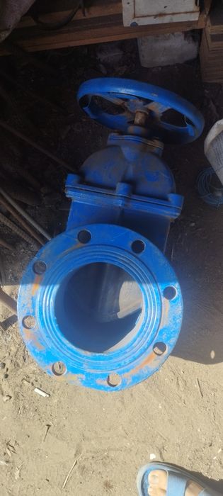 Продам задвижки 150 и 50