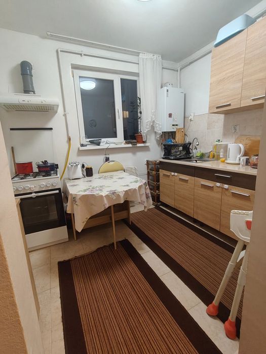 Vand / schimb apartament 2 camere cu 3 camere + diferenta