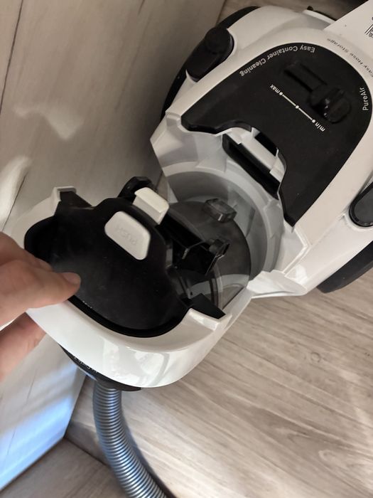 Пылесос Bosch белый