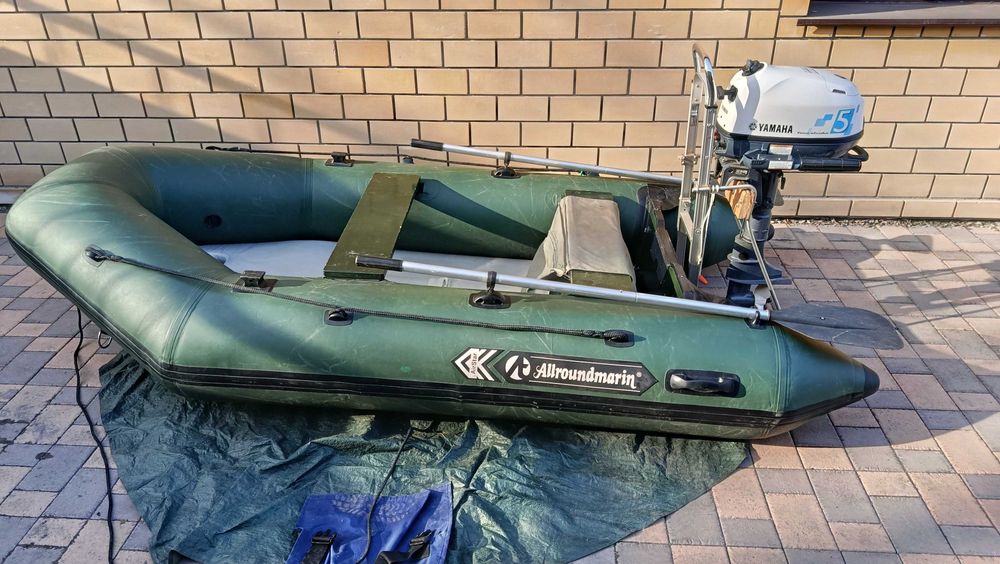 Продам лодку с мотором