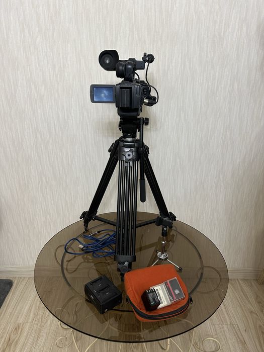 Профессиональная Видеокамера JVC proHD
