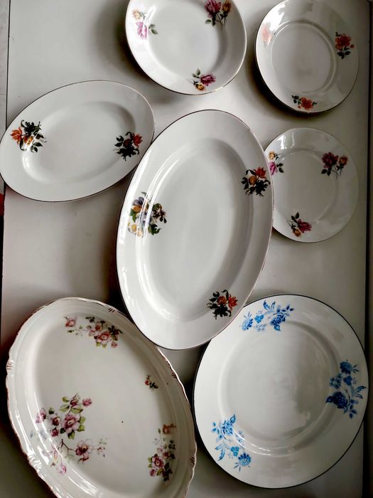 Порцеланови чинии/плата