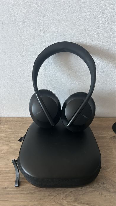 Casti Bose Noice Cancelling 700 - Aproape Noi