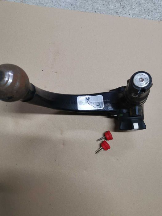 Оригинални опори за глава-Фолксваген/VW passat B7 и кука/теглич ORIS