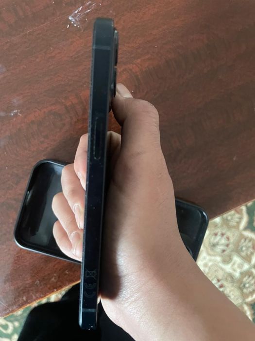 Продам айфон 13 ёмкость91 с коробкои