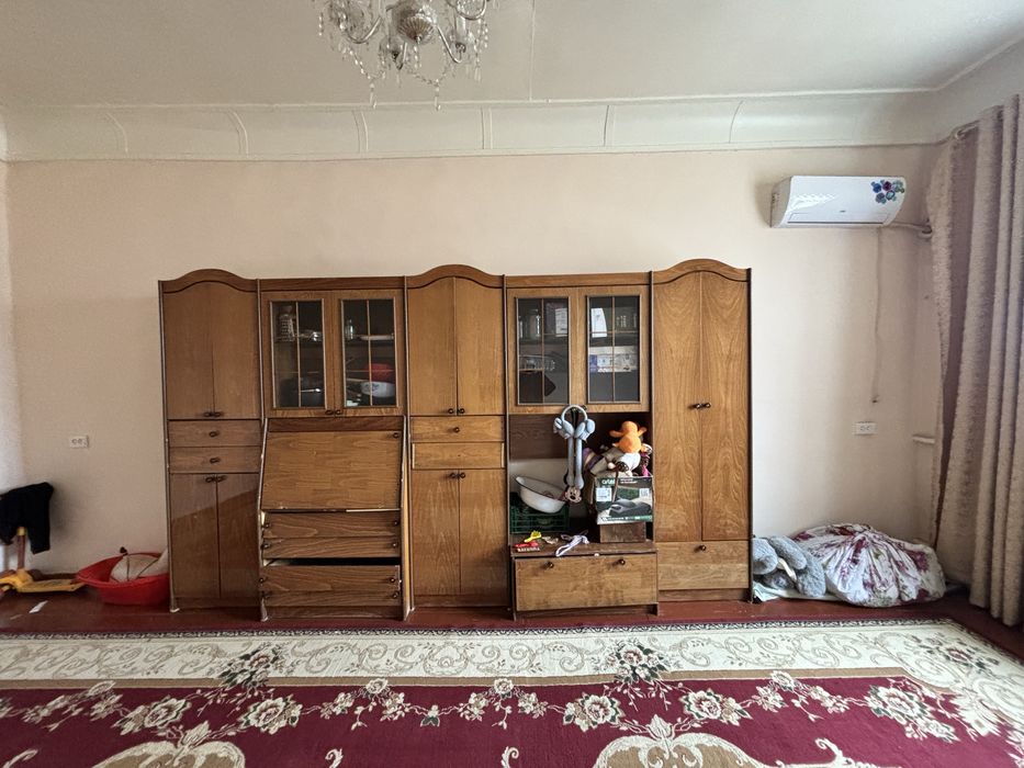 Стенка мебельная шкаф с витриной