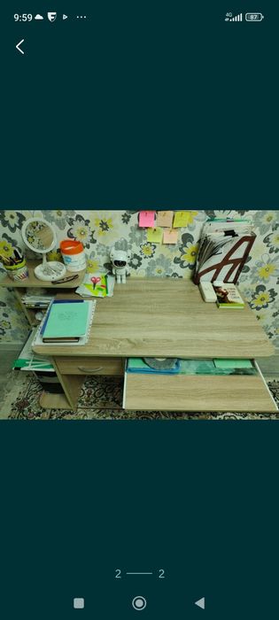 Стол письменный в очень хорошем состоянии