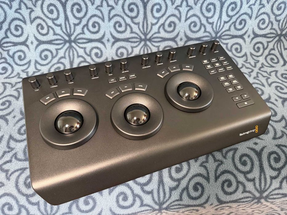 Панель для цветокоррекции Blackmagic DaVinci Resolve Micro Panel
