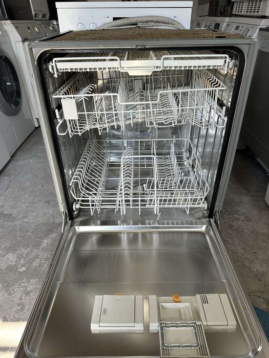 Съдомиялна +гаранция 1 година. MIELE 60 см, за вграждане . Безплатна доставка за София