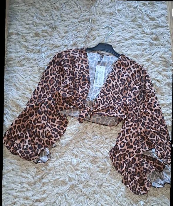 Top Leopard Crop – Piesa de rezistență a ținutei tale!