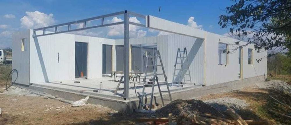 Case pe structura metalica