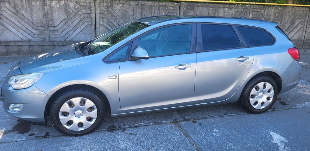 Opel Astra J 2012
