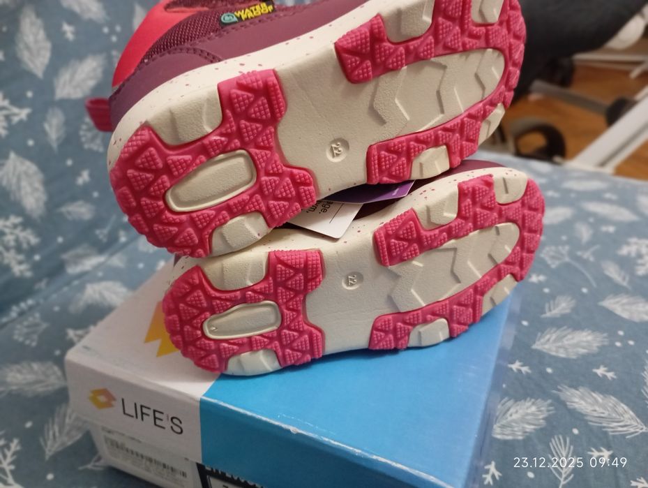 Детски зимни ботуши Lotto нови номер 22