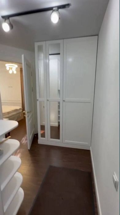 Продаётся 1 комнатная Космонавты