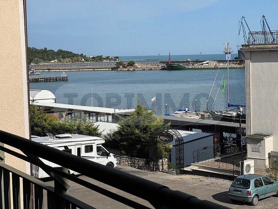 Комфортно студио на първа линия море в Балчик