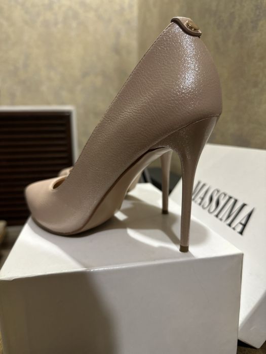 Туфли на шпильке