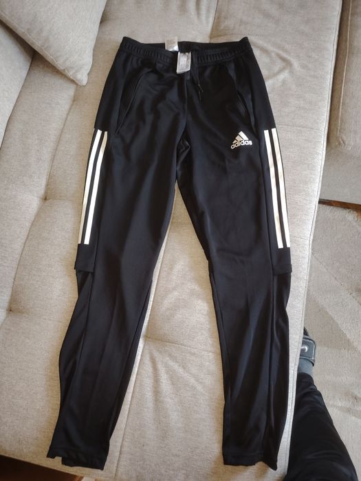 Тренировъчен анцуг Адидас