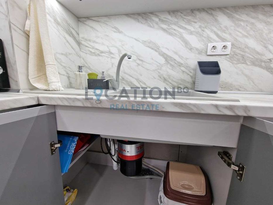 Тристаен апартамент в кв. Левски