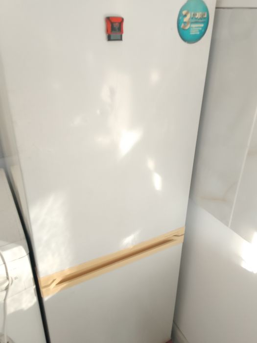 Холодильник LG..