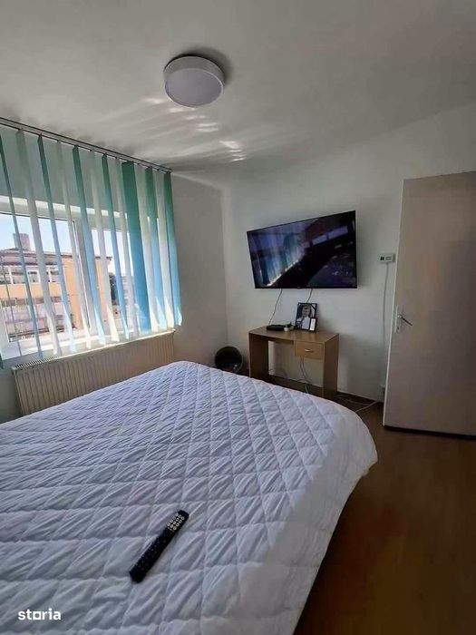 De vanzare apartament cu 2 camere si balcon, boxa, Pret : 35000euro