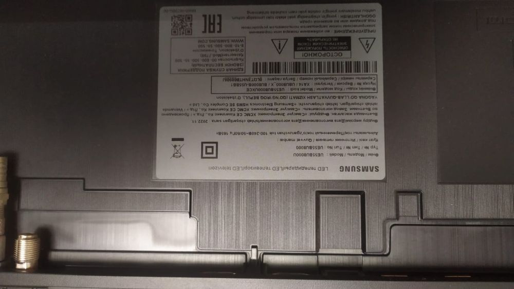 Продам телевизор Samsung BU8000