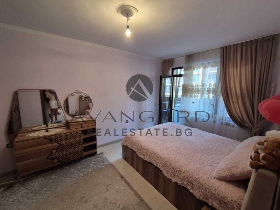 Продава се Тристаен апартамент в Пловдив, Остромила - 120 кв.м за 1550 €/кв.м - Снимка #6