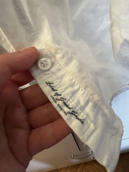 Бяла дамска риза