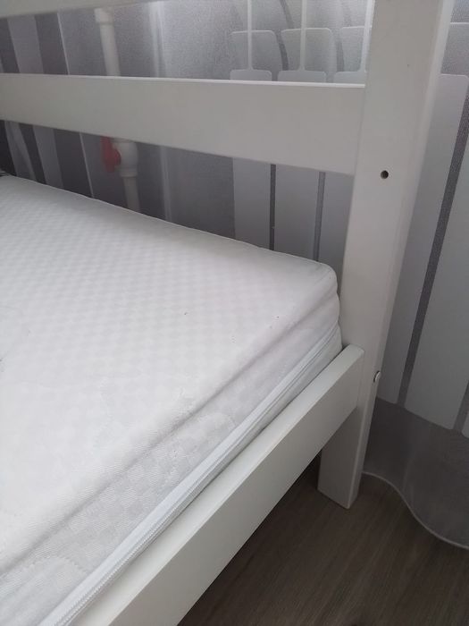 Продам кровать с ортопедическим матрасом