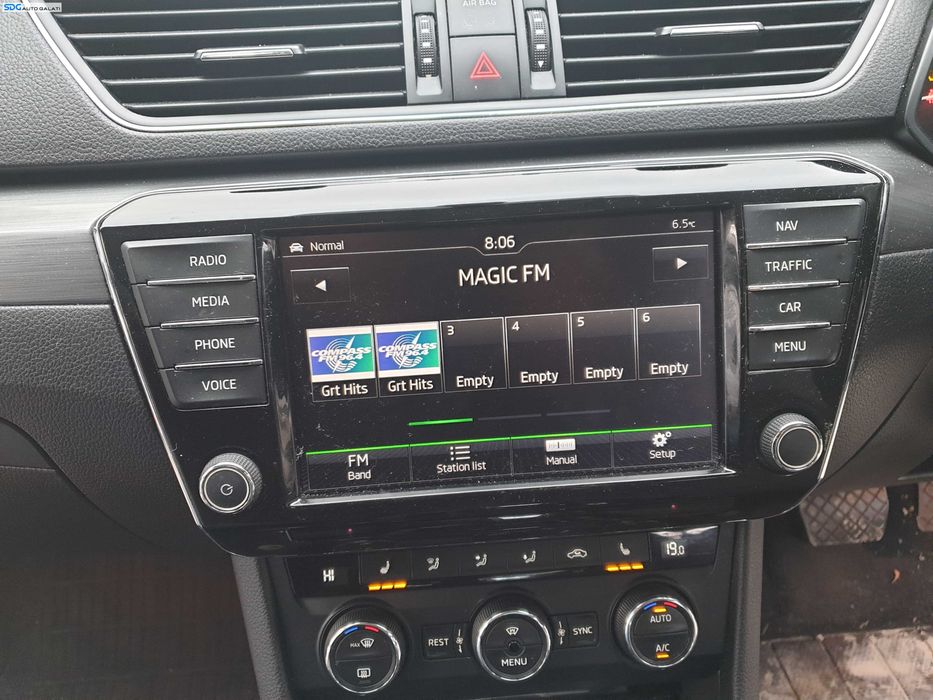 Display Afisaj Ecran CD Player Navigatie Skoda Superb 3 2015 - 2023 [K9451]