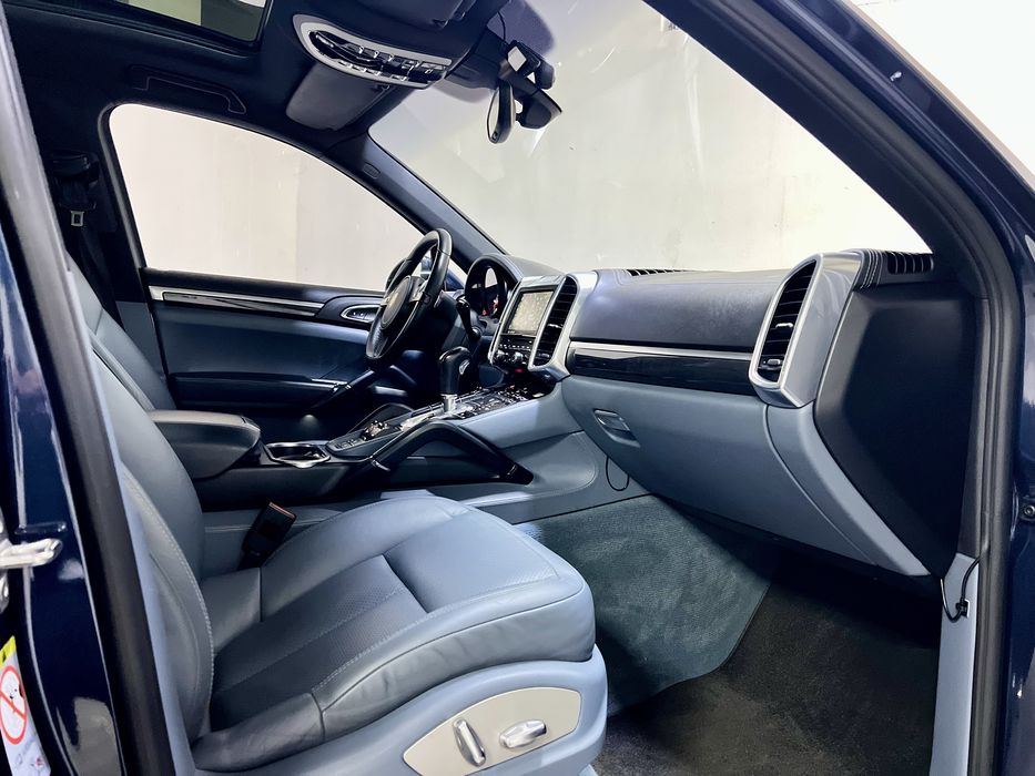 • Porsche Cayenne S / Unic Proprietar / 2013 •