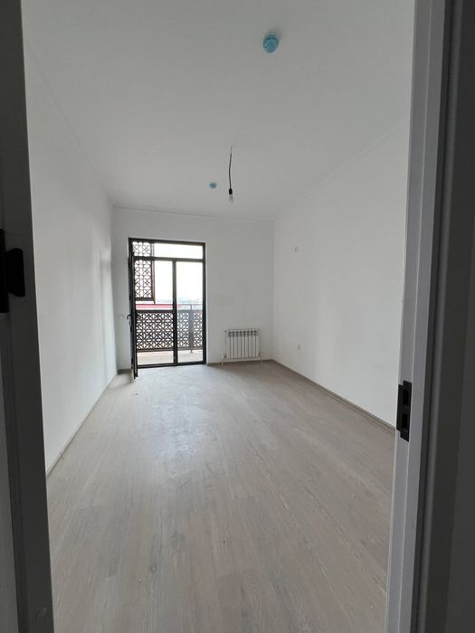 Sokin makon Srochniy 1 xona uy sotiladi. Uy egasidan