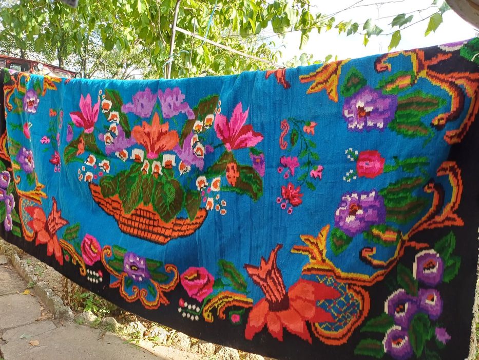 Covoare lucrate manual