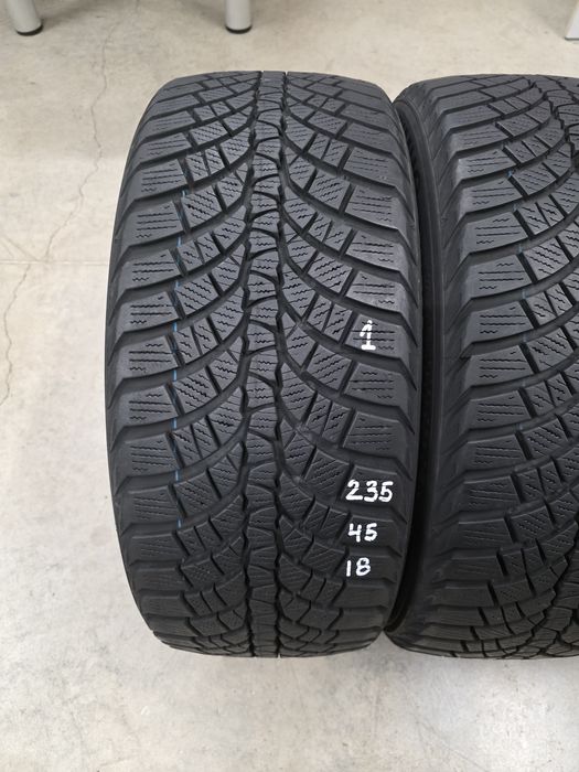235/45/18 4бр.KUMHO WINTERCRAFT WS71 -rim protector