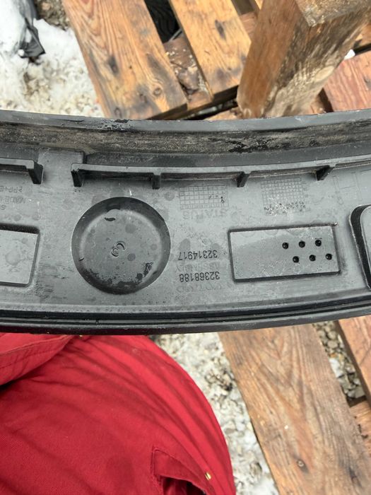 Лайсна Вежда калник Volvo XC40