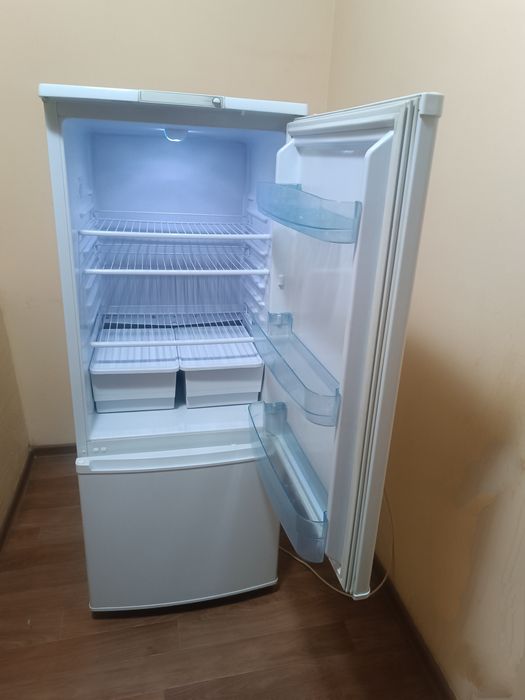 Холодильник Бирюса