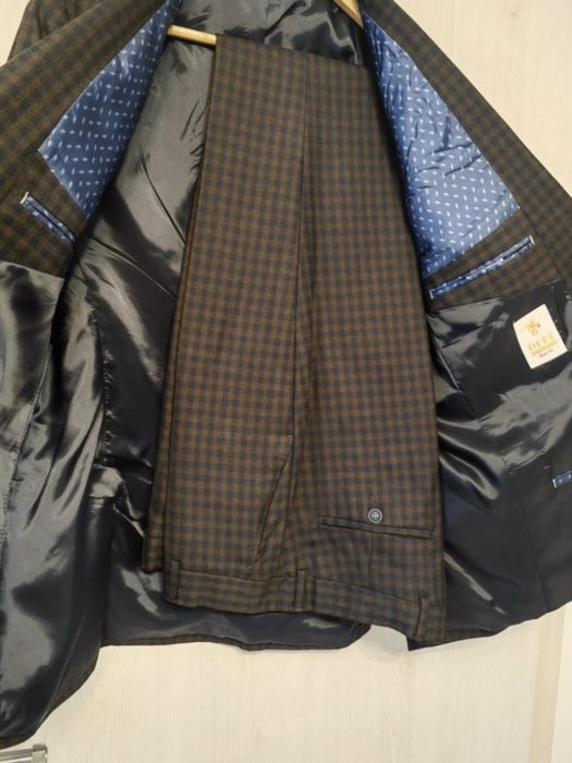 Costum barbatesc cu patratele