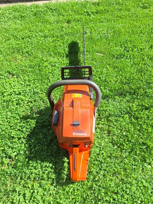 Vând drujba husqvarna 3120 xp