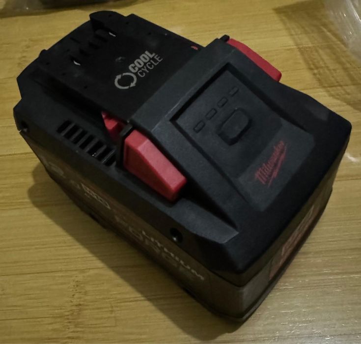 Milwaukee baterie 12H FORGE noi nefoloste