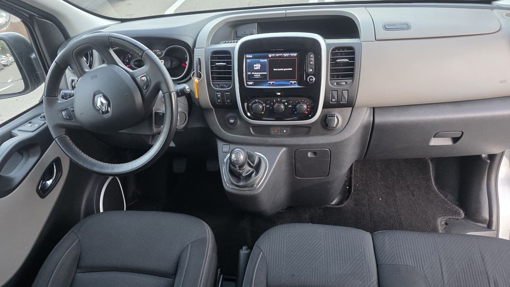 Renault Trafic lll 1.6 dCi * An 2018  * 9 Locuri * Extralung * Euro 6 * Cutie Manuala