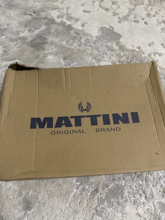Продам новый кроссовок Маттини