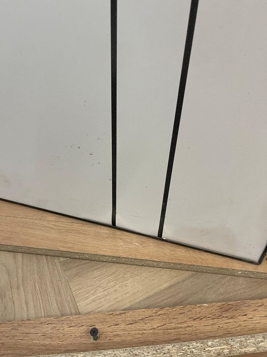 Продаю двери новые с дефектом