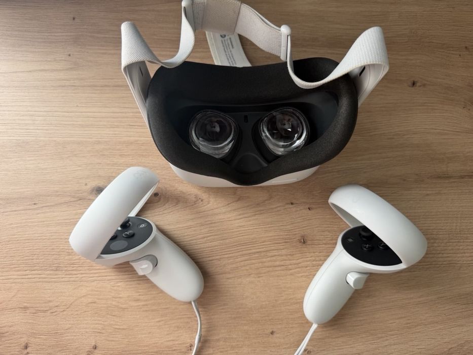 Продавам Meta Quest 2 128GB (Oculus Quest 2)