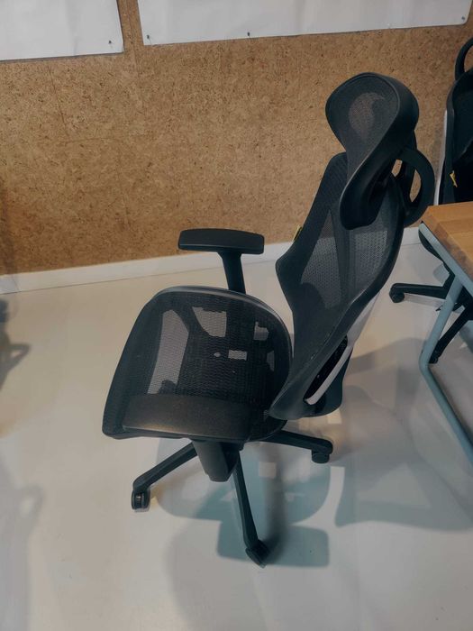 Scaun de birou ANTARES - ergonomic AERO PRO flexibil si rezistent