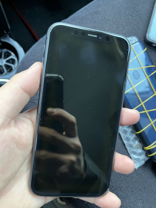 Продам Iphone 11 заблокированный