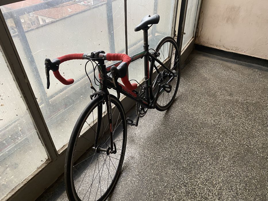 Продавам Hemus strada 48