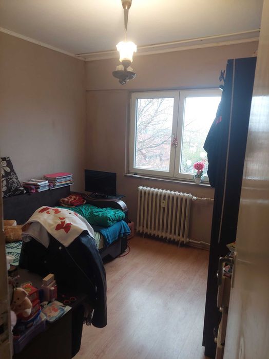 Apartament 3 camere et. 4 50mp² zona 22 decembrie/dorobantilor