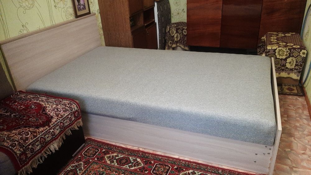 Продам кровать 1,5 спальную