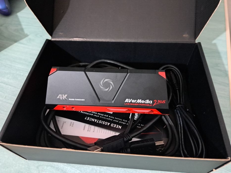 Vând placa de captura AVerMedia Gamer Portable 2 Plus