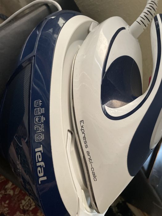 De vanzare statie de calcat Tefal