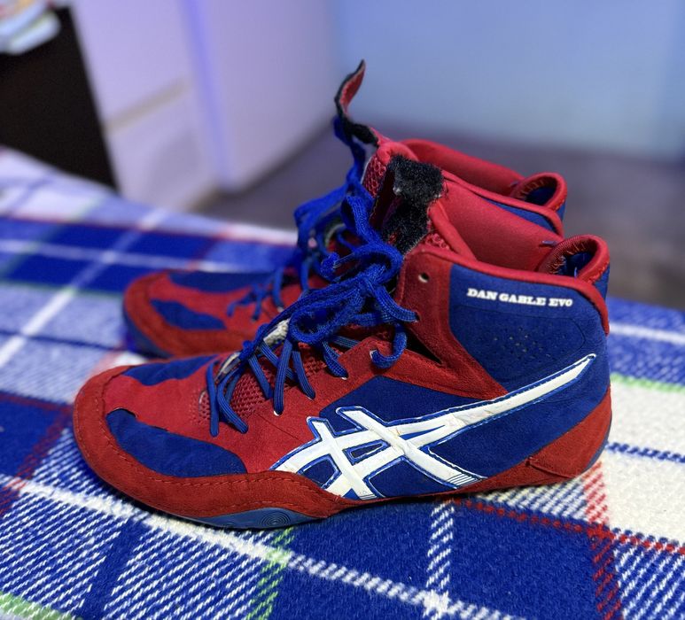 Борцовки  ASICS Dan Gable Evo(38) и Nike (45)